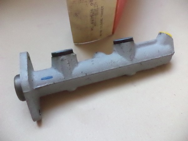 n°cf2 maitre cylindre peugeot 504 505 bendix neuf 613526 460171 n°cf2 maitre cylindre peugeot 504 505 bendix neuf 613526 460171 DPA86