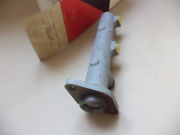n°cf2 maitre cylindre peugeot 504 505 bendix neuf 613526 460171 n°cf2 maitre cylindre peugeot 504 505 bendix neuf 613526 460171 DPA86