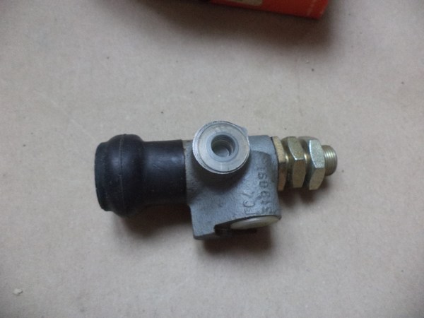 n°cf25 correcteur Repartiteur frein saviem 3 T 6 T bendix neuf 6312121 DPA86
