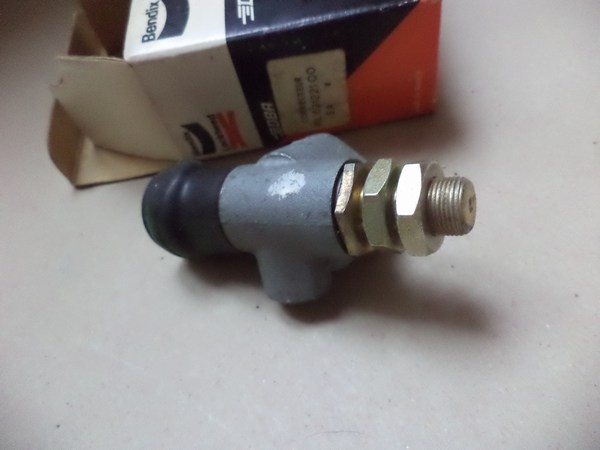 n°cf25 correcteur Repartiteur frein saviem 3 T 6 T bendix neuf 6312121 DPA86