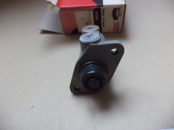 n°cf26 correcteur repartiteur frein peugeot 404 bendix neuf 631248  311248B DPA86