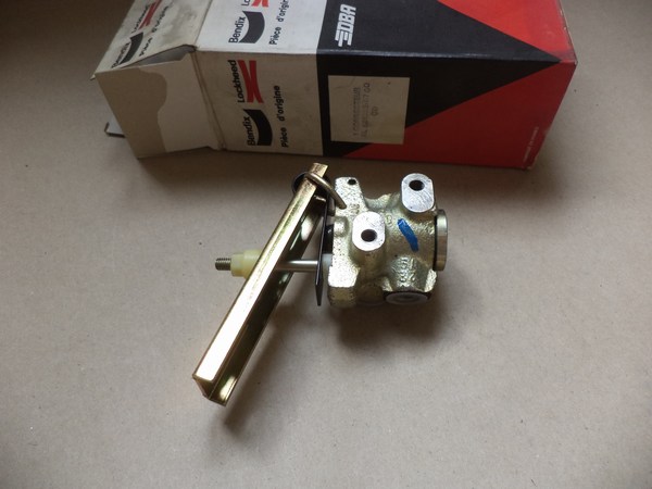 n°cf30 correcteur repartiteur frein renault R5 bendix neuf 631353 7701349053 DPA86