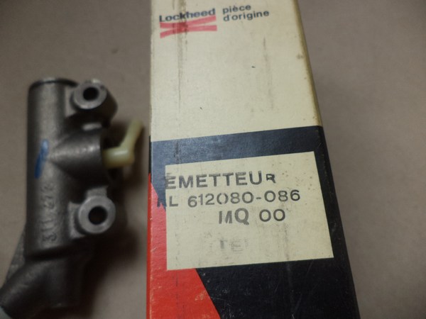n°cf31 emetteur embrayage SIMCA 1000  SIMCA 1200 S bendix neuf 612080 DPA86