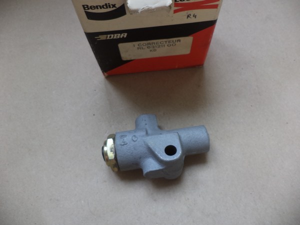 n°cf32 correcteur repartiteur frein renault R4 4L 631211 311211B bendix neuf DPA86