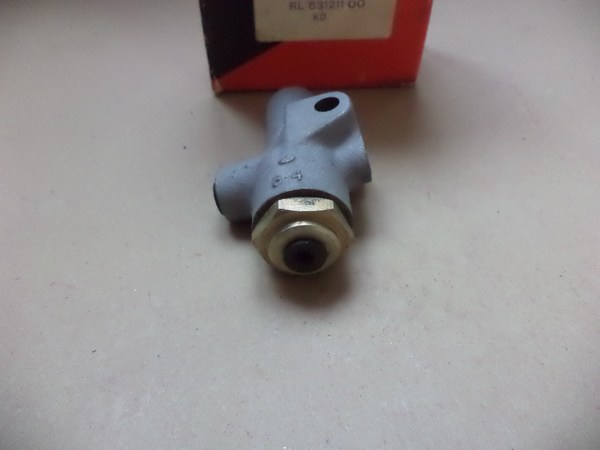 n°cf32 correcteur repartiteur frein renault R4 4L 631211 311211B bendix neuf DPA86