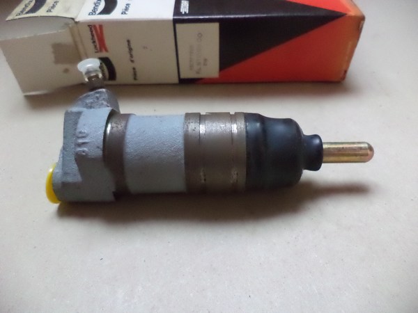 n°cf33 recepteur embrayage peugeot 504 505 604 bendix 651508 208610 neuf n°cf33 recepteur embrayage peugeot 504 505 604 bendix 651508 208610 neuf DPA86