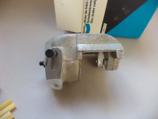 n°cf35 etrier gauche renault R16 matra djet bendix 669050 neuf 7701003507 DPA86