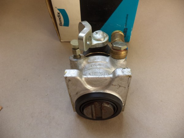 n°cf36 etrier gauche peugeot J7 J9 48 mm bendix 669285 neuf n°cf36 etrier gauche peugeot J7 J9 48 mm bendix 669285 neuf DPA86