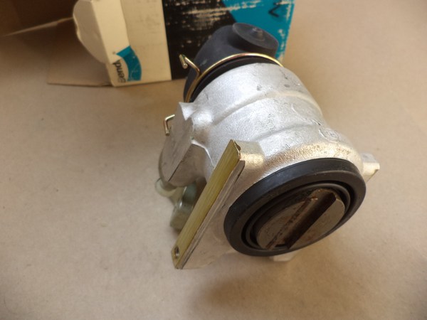 n°cf37 etrier droit peugeot J7 J9 48 mm bendix 669286 neuf n°cf37 etrier droit peugeot J7 J9 48 mm bendix 669286 neuf DPA86