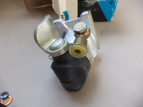 n°cf37 etrier droit peugeot J7 J9 48 mm bendix 669286 neuf n°cf37 etrier droit peugeot J7 J9 48 mm bendix 669286 neuf DPA86