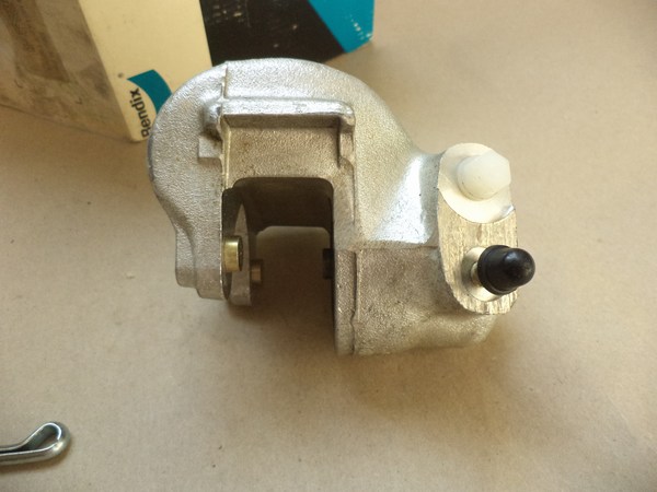 n°cf38 etrier droit renault R8 R10 alpine A110 1.3 1.6 bendix 669031 neuf 0870509100 DPA86