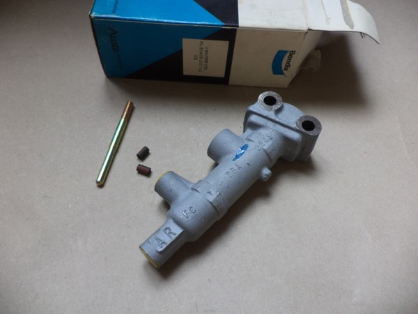 n°cf46 maitre cylindre CITROEN 2CV Dyane Mehari 20.6 mm bendix 611337 neuf DPA86