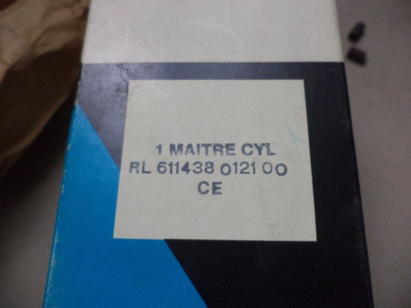 n°cf42 maitre cylindre citroen 2CV Dyane Mehari 19 mm 611438 bendix neuf n°cf42 maitre cylindre citroen 2CV Dyane Mehari 19 mm 611438 bendix neuf DPA86