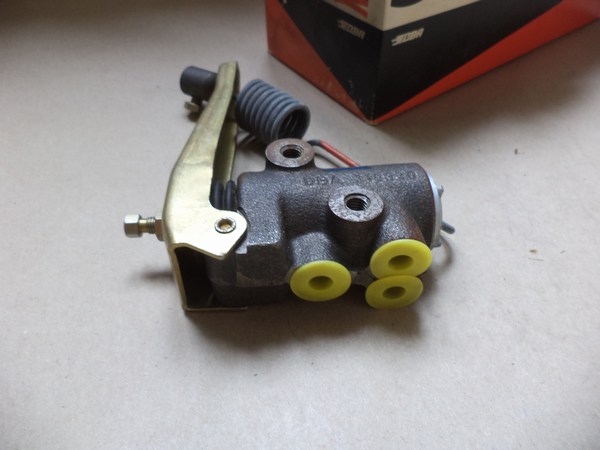 n°cf44 correcteur repartiteur frein TALBOT 1510 solara 631480 bendix neuf n°cf44 correcteur repartiteur frein TALBOT 1510 solara 631480 bendix neuf DPA86