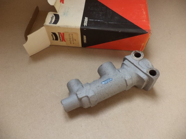 n°cf46 maitre cylindre CITROEN 2CV Dyane Mehari 20.6 mm bendix 611337 neuf DPA86