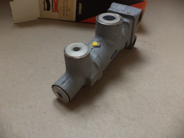 n°cf46 maitre cylindre CITROEN 2CV Dyane Mehari 20.6 mm bendix 611337 neuf DPA86