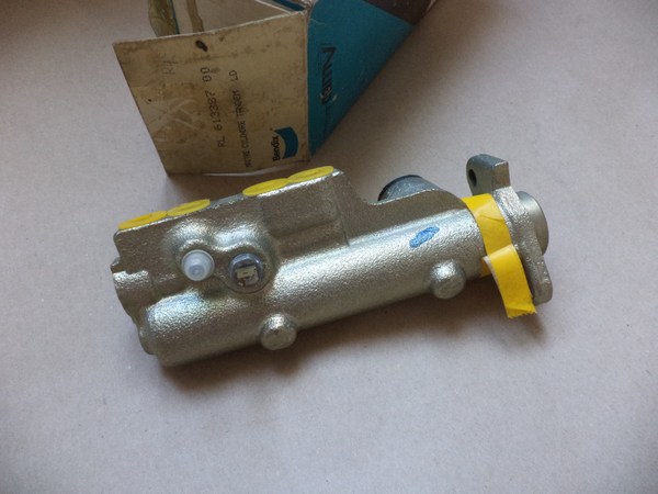 n°cf8 maitre cylindre Saviem Sg3 TP3 double circuit bendix neuf 613368 DPA86