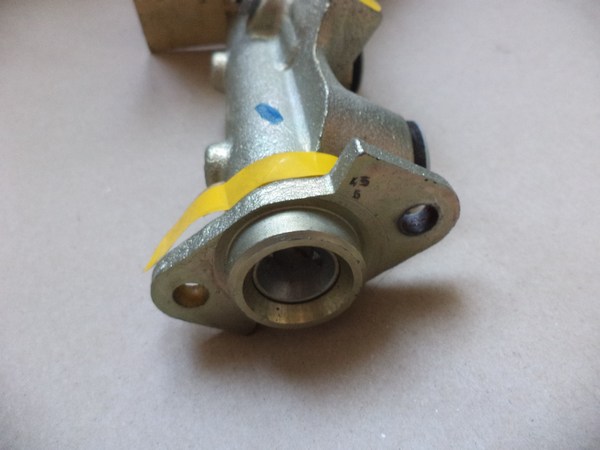 n°cf6 maitre cylindre renault R4 fourgonnette R5 R6 613387 bendix neuf DPA86