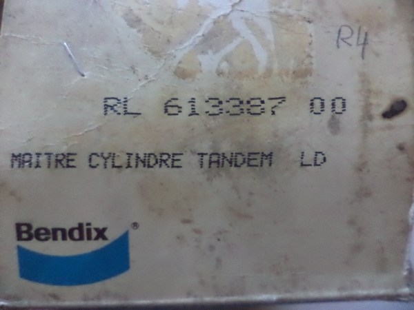 n°cf6 maitre cylindre renault R4 fourgonnette R5 R6 613387 bendix neuf DPA86