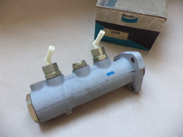 n°cf8 maitre cylindre Saviem Sg3 TP3 double circuit bendix neuf 613368 DPA86