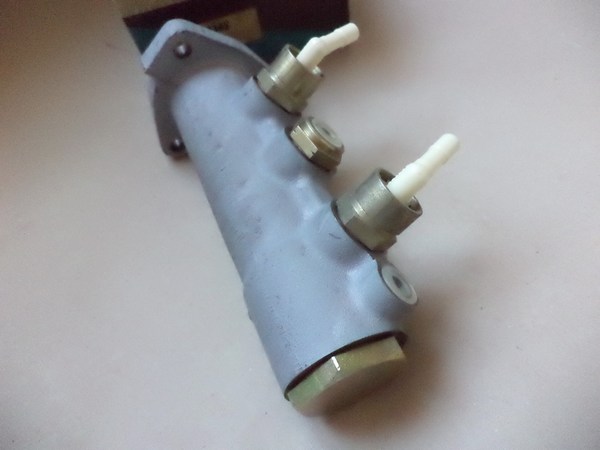 n°cf8 maitre cylindre Saviem Sg3 TP3 double circuit bendix neuf 613368 DPA86