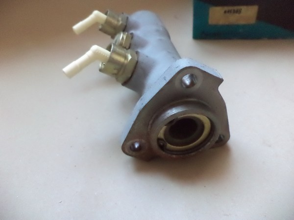 n°cf8 maitre cylindre Saviem Sg3 TP3 double circuit bendix neuf 613368 DPA86