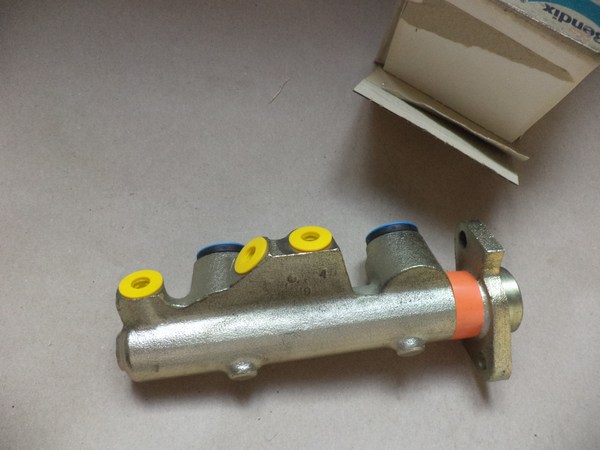 n°cf9 maitre cylindre RENAULT R4 R5 Rodeo bendix 613463 131463B neuf DPA86