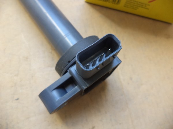 n°he610 Bobine allumage toyota hiace 4runner hella 5da358057101 neuve DPA86