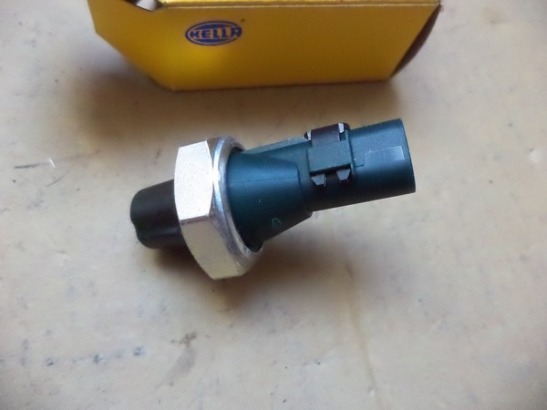 n°he618 Capteur de pression d&rsquo;huile AUDI a1 a3 a4 a5 a6 TT q2 q3 q5 q7 q8 6zl009600281 hella neuf DPA86