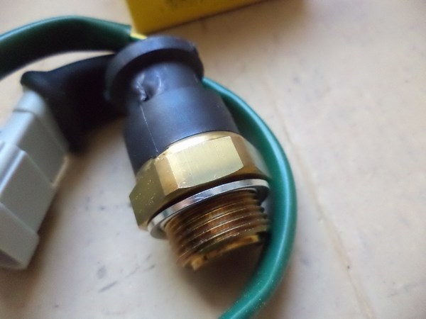 n°he619 sonde temperature radiateur renault twingo 1 hella 6zt010967531 neuf 7701038848 DPA86