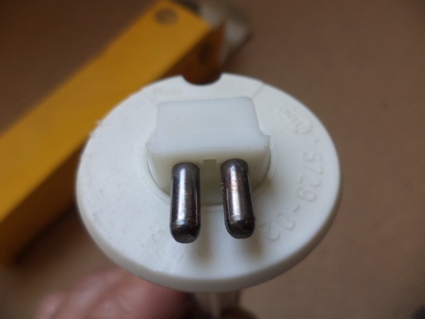 n°he625  Capteur niveau lave glace Mercedes W124  W140 C140 R129 Neuf Hella 6pr005729051 DPA86