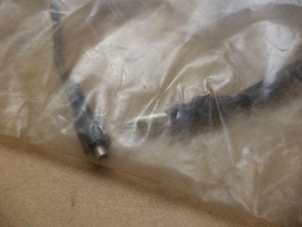 n°mc28 lot 2 témoin de plaquettes de frein peugeot J7 J9 651011 neuf DPA86