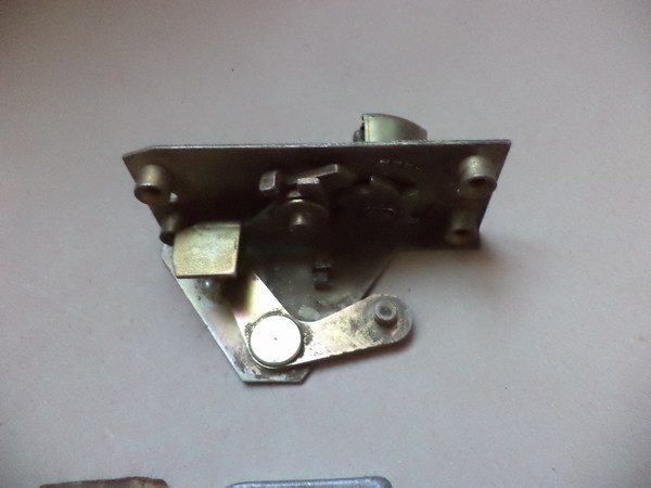 n°mc48 serrure porte et gache citroen U23 108067920 108068030 neuve n°mc48 serrure porte et gache citroen U23 108067920 108068030 neuve DPA86