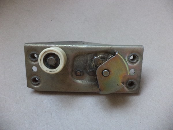 n°mc48 serrure porte et gache citroen U23 108067920 108068030 neuve n°mc48 serrure porte et gache citroen U23 108067920 108068030 neuve DPA86