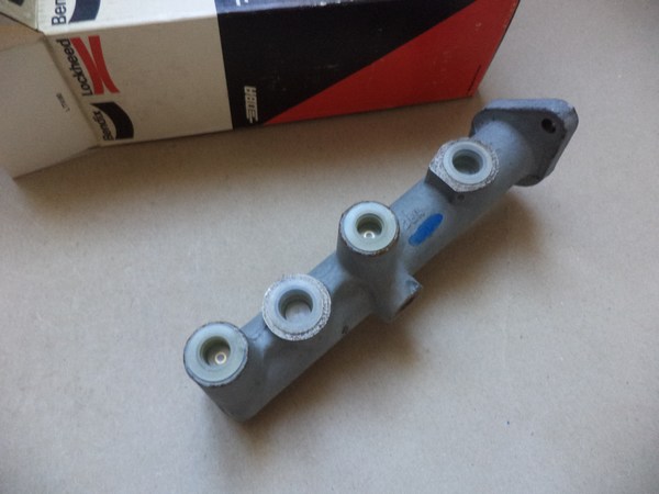 n°cf54 maitre cylindre renault estafette double circuit bendix neuf 613302 7701365171 DPA86