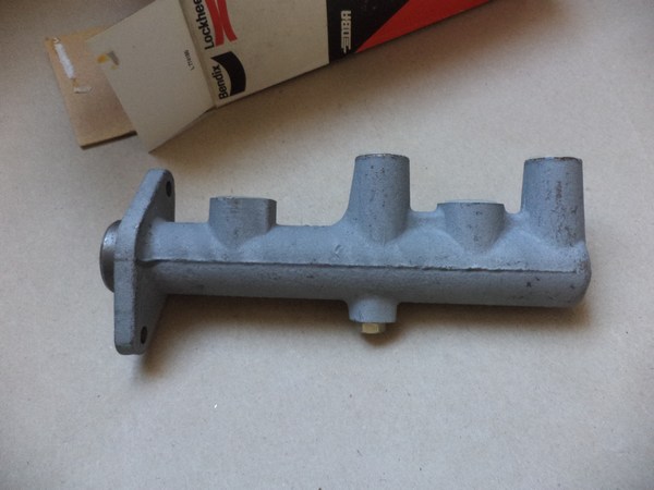 n°cf54 maitre cylindre renault estafette double circuit bendix neuf 613302 7701365171 DPA86