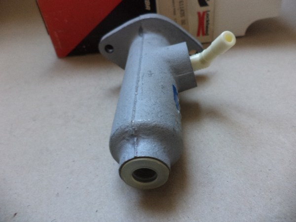 n°cf55 maitre cylindre Peugeot J7 bendix 611435 neuf 460147 simple circuit n°cf55 maitre cylindre Peugeot J7 bendix 611435 neuf 460147 simple circuit DPA86