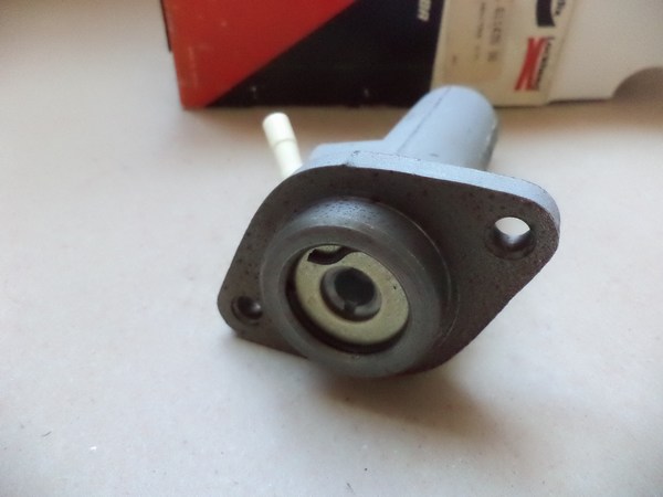 n°cf55 maitre cylindre Peugeot J7 bendix 611435 neuf 460147 simple circuit n°cf55 maitre cylindre Peugeot J7 bendix 611435 neuf 460147 simple circuit DPA86