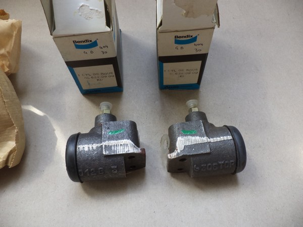 n°cf64 2x cylindre roue arriere Peugeot J7 J9 bendix 621520 neuf DPA86