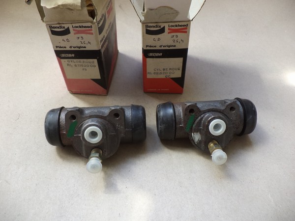 n°cf64 2x cylindre roue arriere Peugeot J7 J9 bendix 621520 neuf DPA86