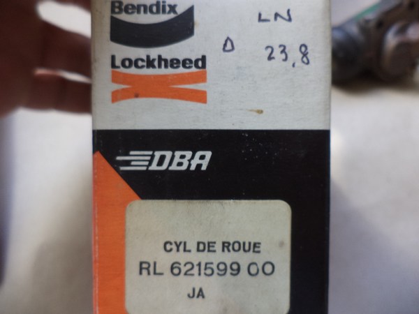 n°cf65 2x cylindre roue Citroen LNA Peugeot 104 bendix 621598 621599 neuf n°cf65 2x cylindre roue Citroen LNA Peugeot 104 bendix 621598 621599 neuf DPA86