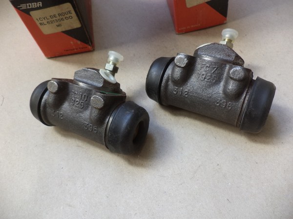 n°cf66 2x cylindre roue Peugeot 404 504 bendix 621356 621357 neuf DPA86