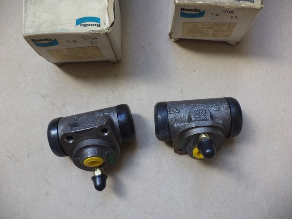 n°cf70 2x cylindre roue citroen Citroen visa GTI bendix 621839 neuf 211839B n°cf70 2x cylindre roue citroen Citroen visa GTI bendix 621839 neuf 211839B DPA86