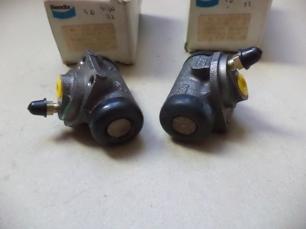 n°cf70 2x cylindre roue citroen Citroen visa GTI bendix 621839 neuf 211839B n°cf70 2x cylindre roue citroen Citroen visa GTI bendix 621839 neuf 211839B DPA86