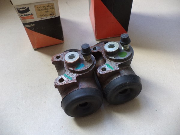 n°cf57 2x cylindre roue Saviem SG2 bendix 624157 neuf 211157b DPA86