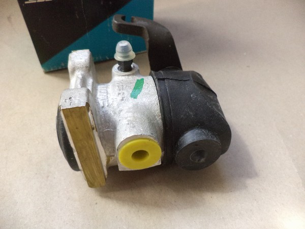 n°cf72 etrier gauche Renault R30 R25 R18 fuego espace bendix 669217 neuf DPA86