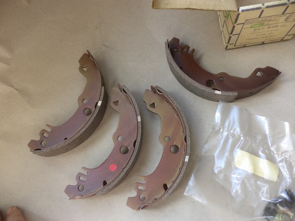 n°cf78 kit garniture frein arriere FORD Taunus 1300 1600 valeo 562948DO neuve n°cf78 kit garniture frein arriere FORD Taunus 1300 1600 valeo 562948DO neuve DPA86
