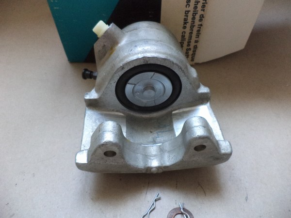 n°cf90 etrier droit renault R16 matra djet bendix 669051 neuf 7701003508 DPA86