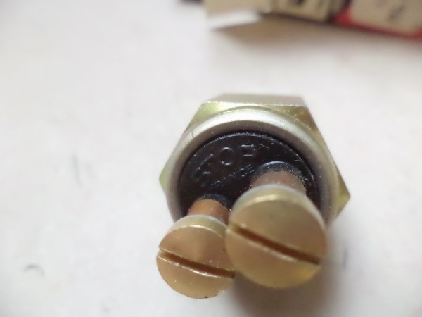 n°cf92 contacteur feu stop Renault 4CV 681010 bendix neuf DPA86