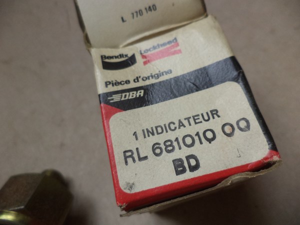 n°cf92 contacteur feu stop Renault 4CV 681010 bendix neuf DPA86